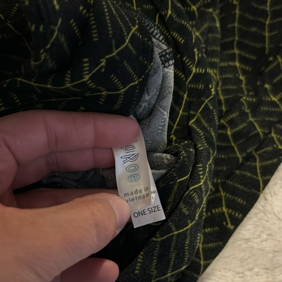 Lularoe OS Leggings - Picture 3 of 4